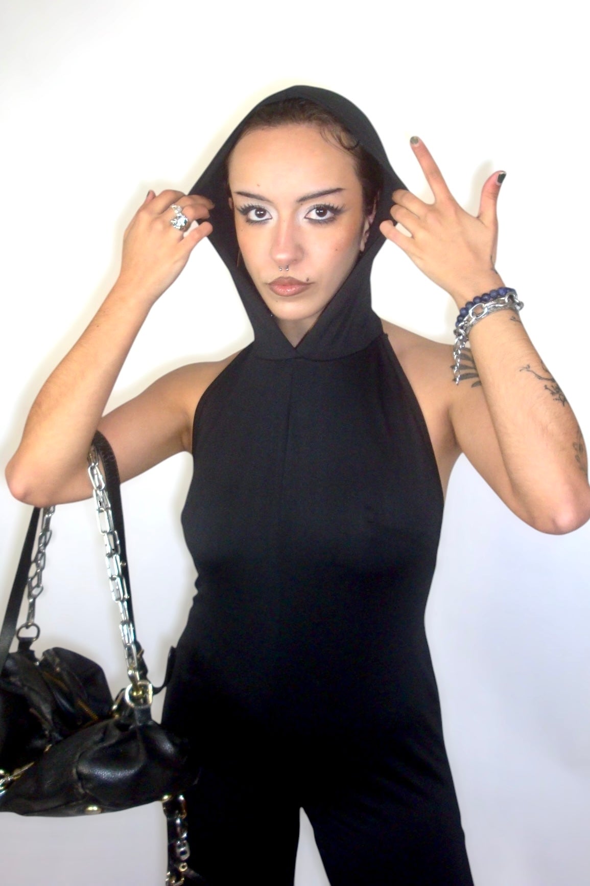 Combinaison noire à capuche