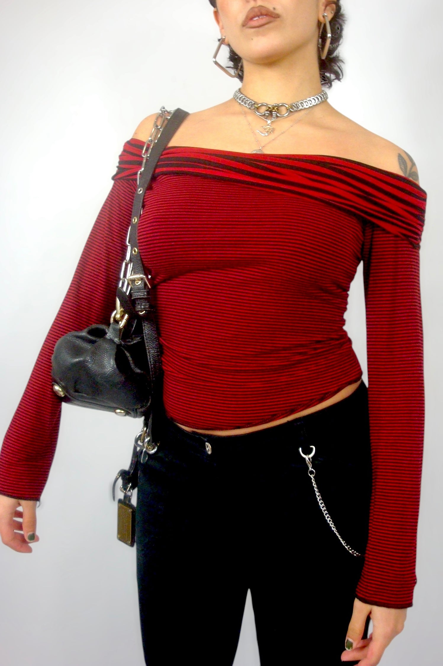 Top off shoulder rayé rouge