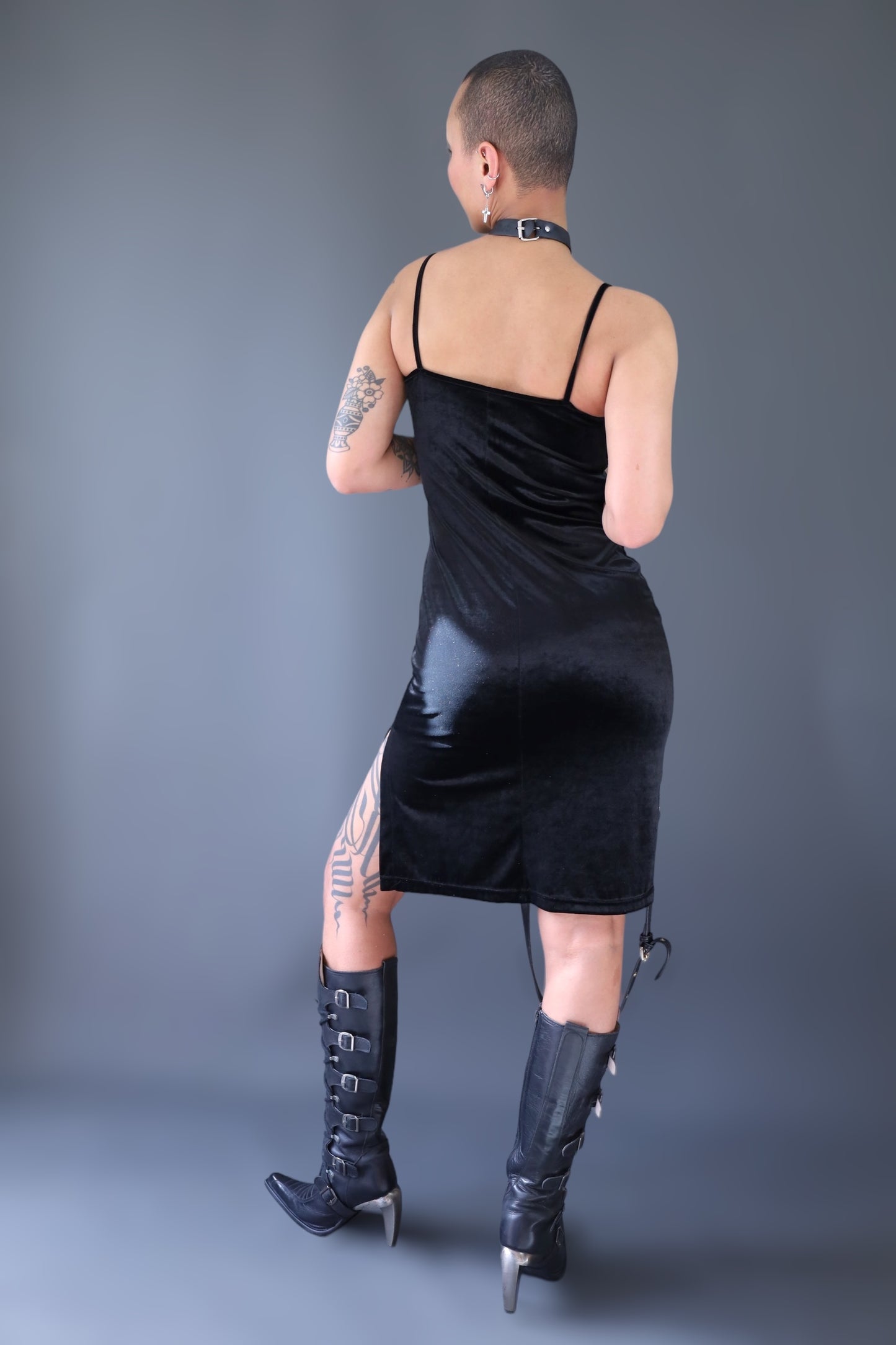 Mini robe en velours noir