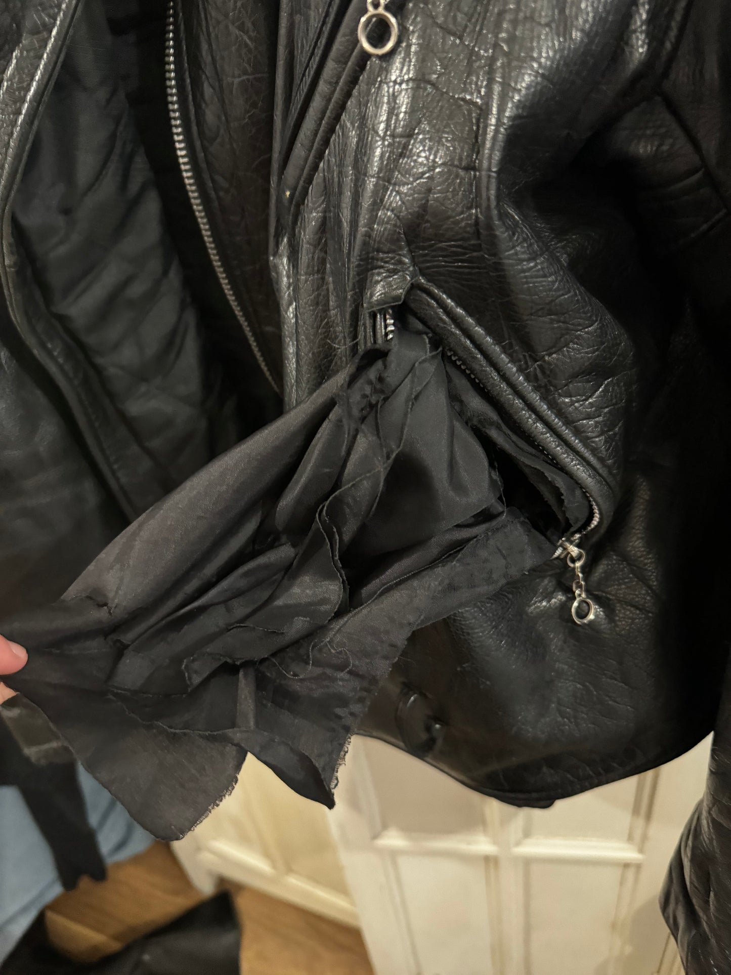 Veste en cuir noir oversize