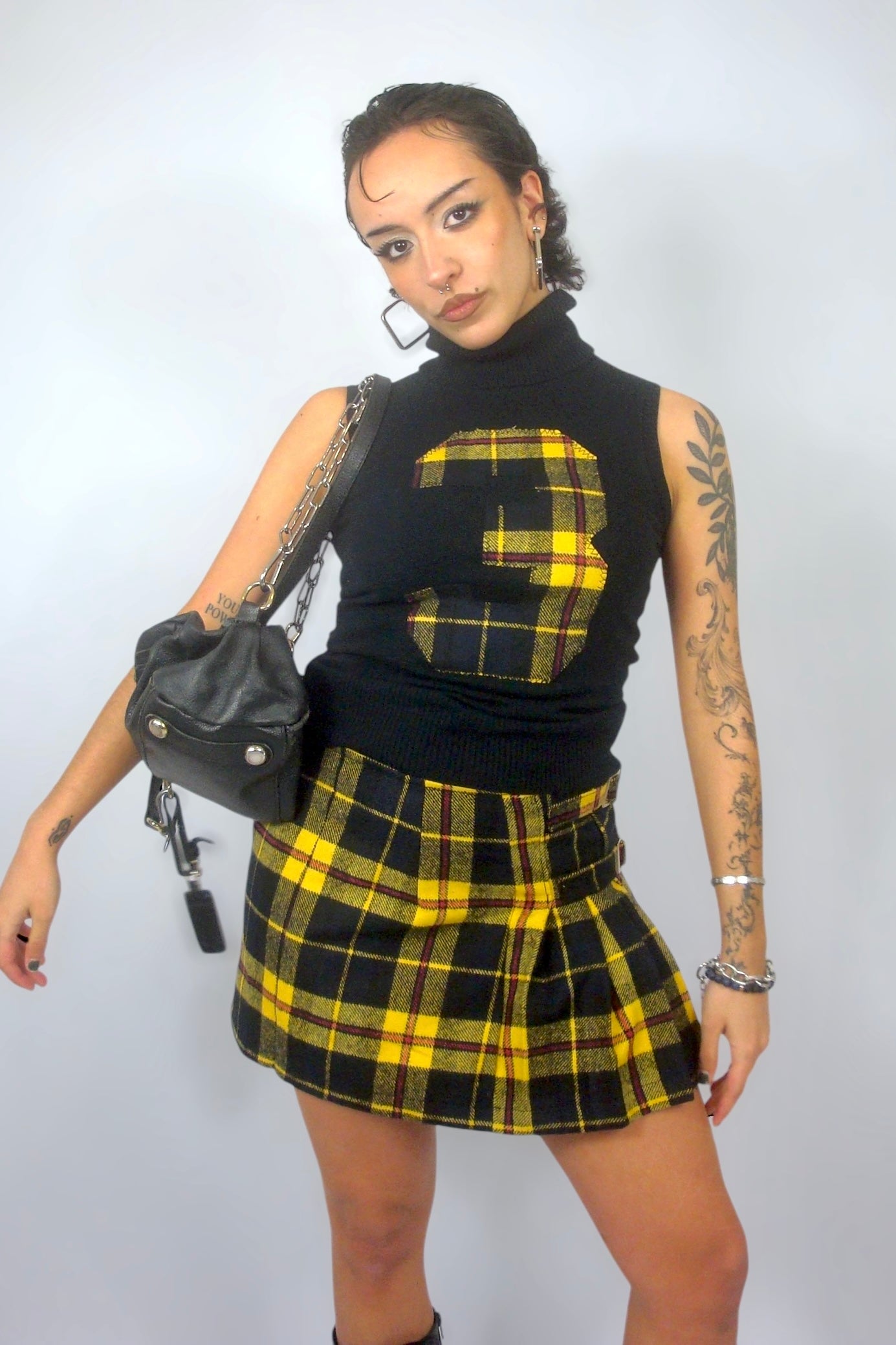 Ensemble pull + mini jupe à carreaux