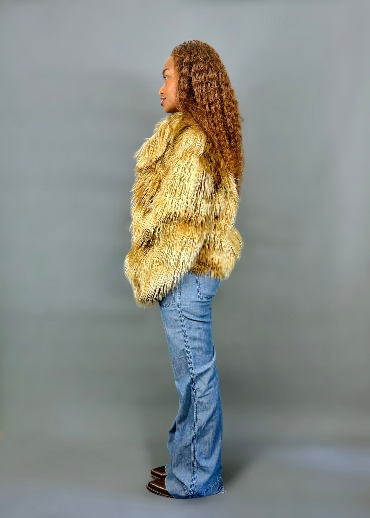 Veste courte en fausse fourrure