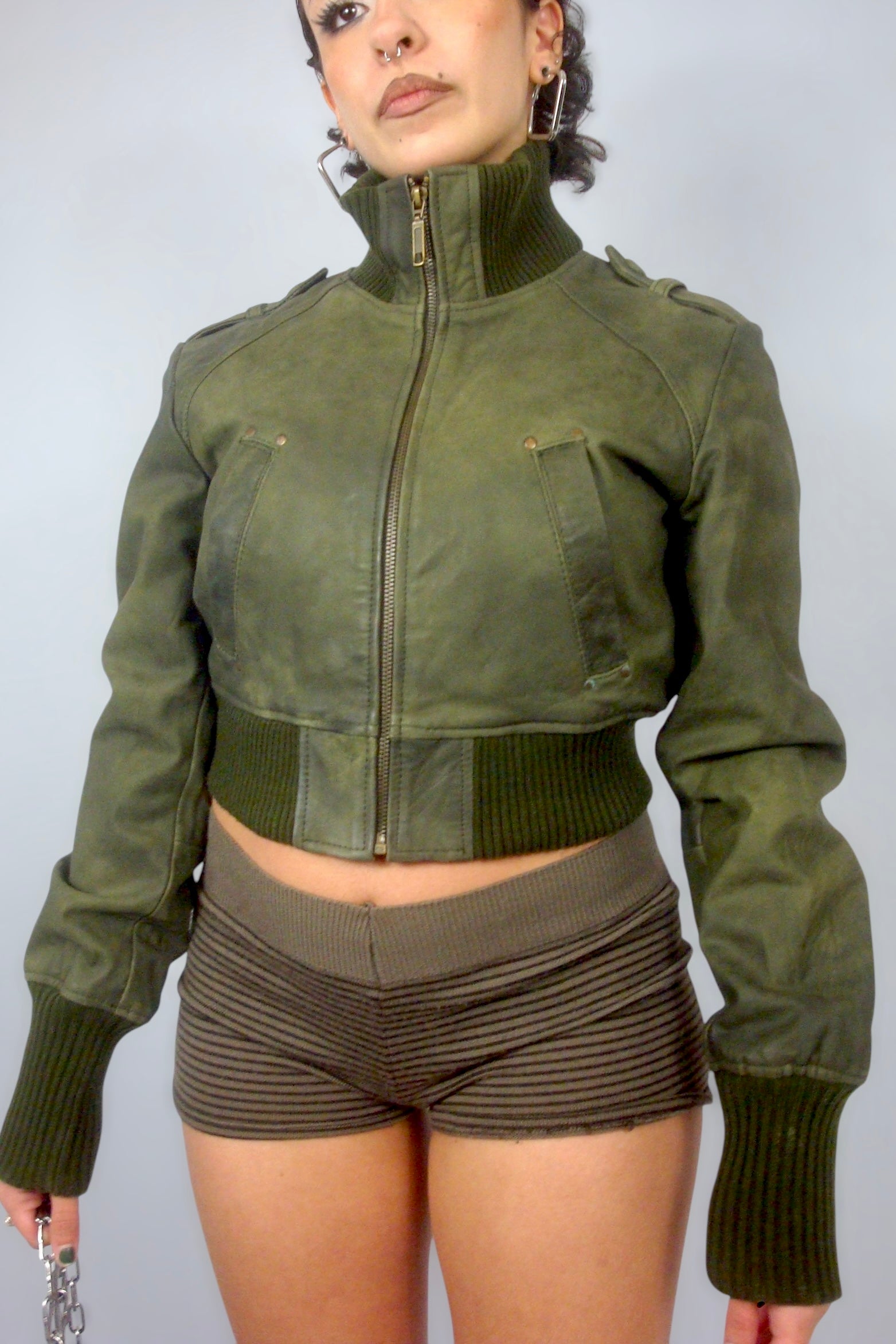 Veste courte en cuir kaki