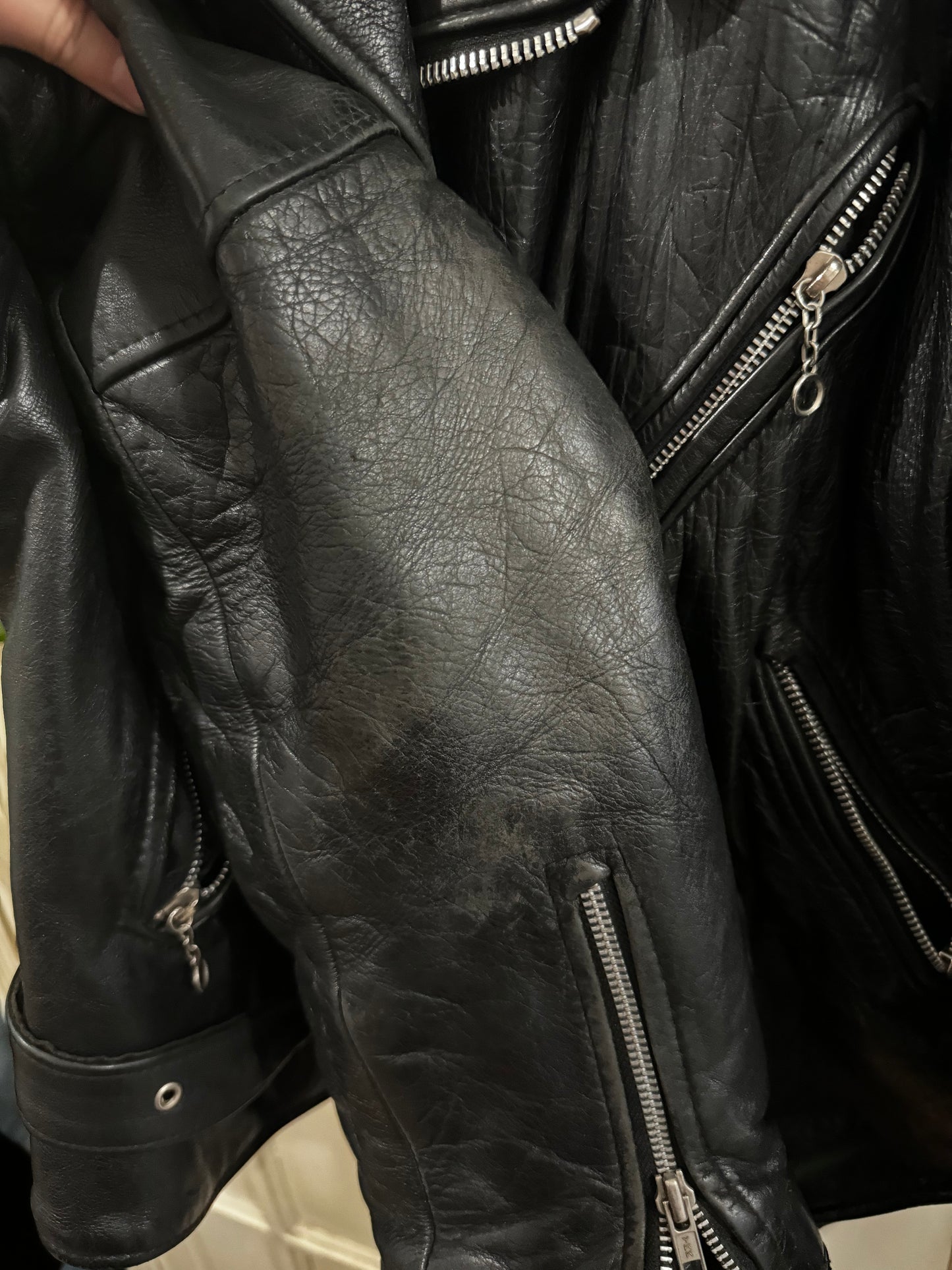 Veste en cuir noir oversize