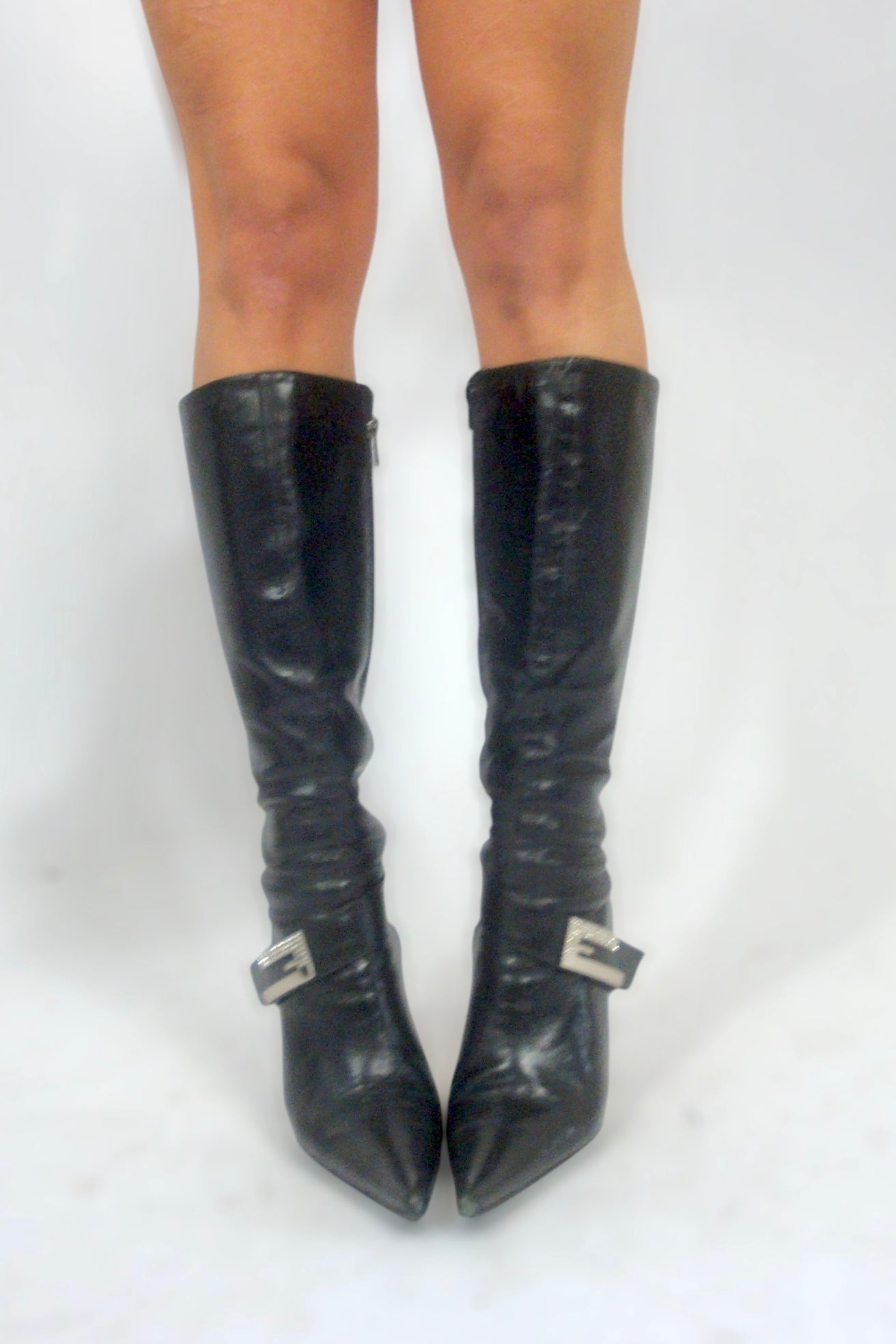 Bottes pointues à talons en metal