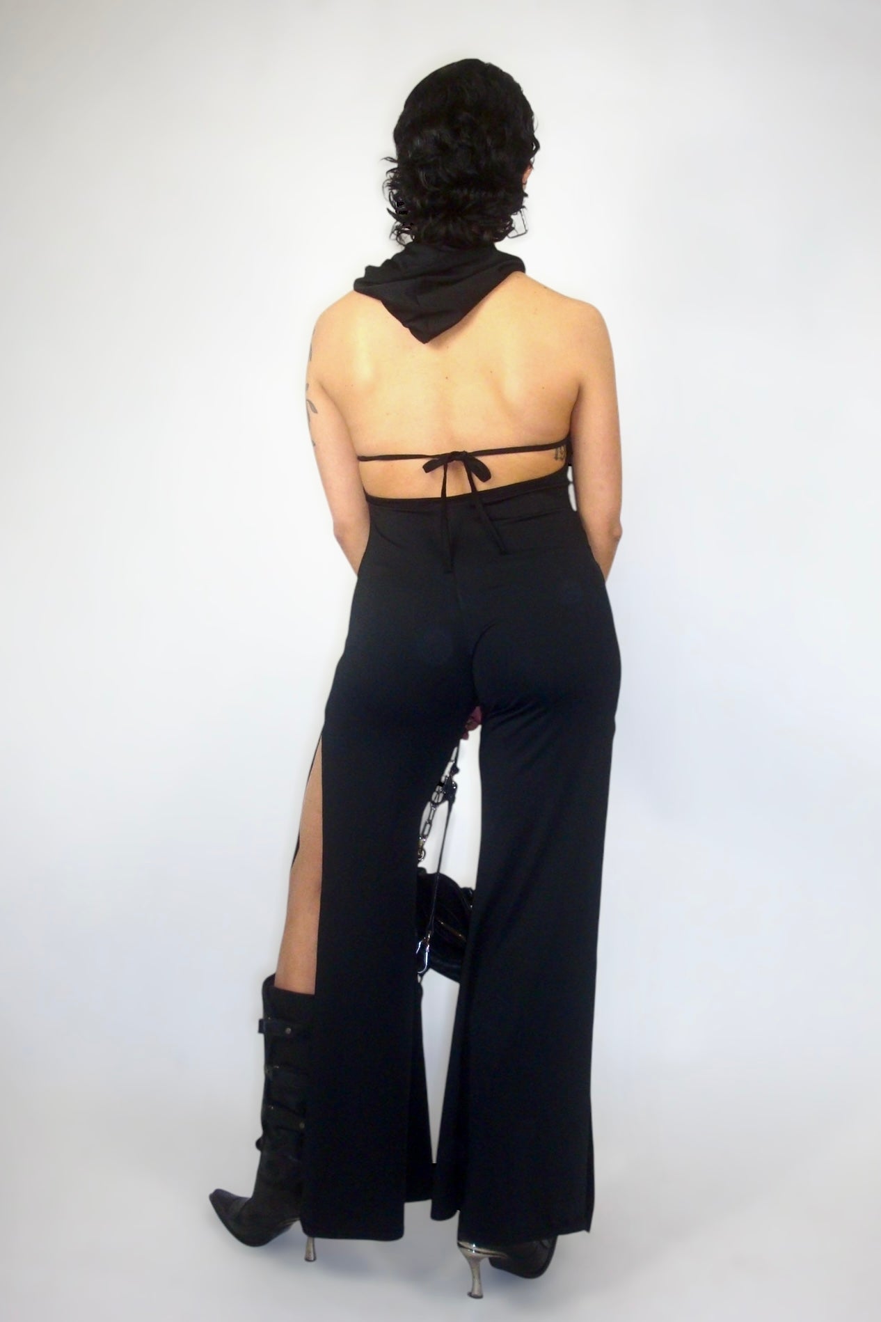 Combinaison noire à capuche