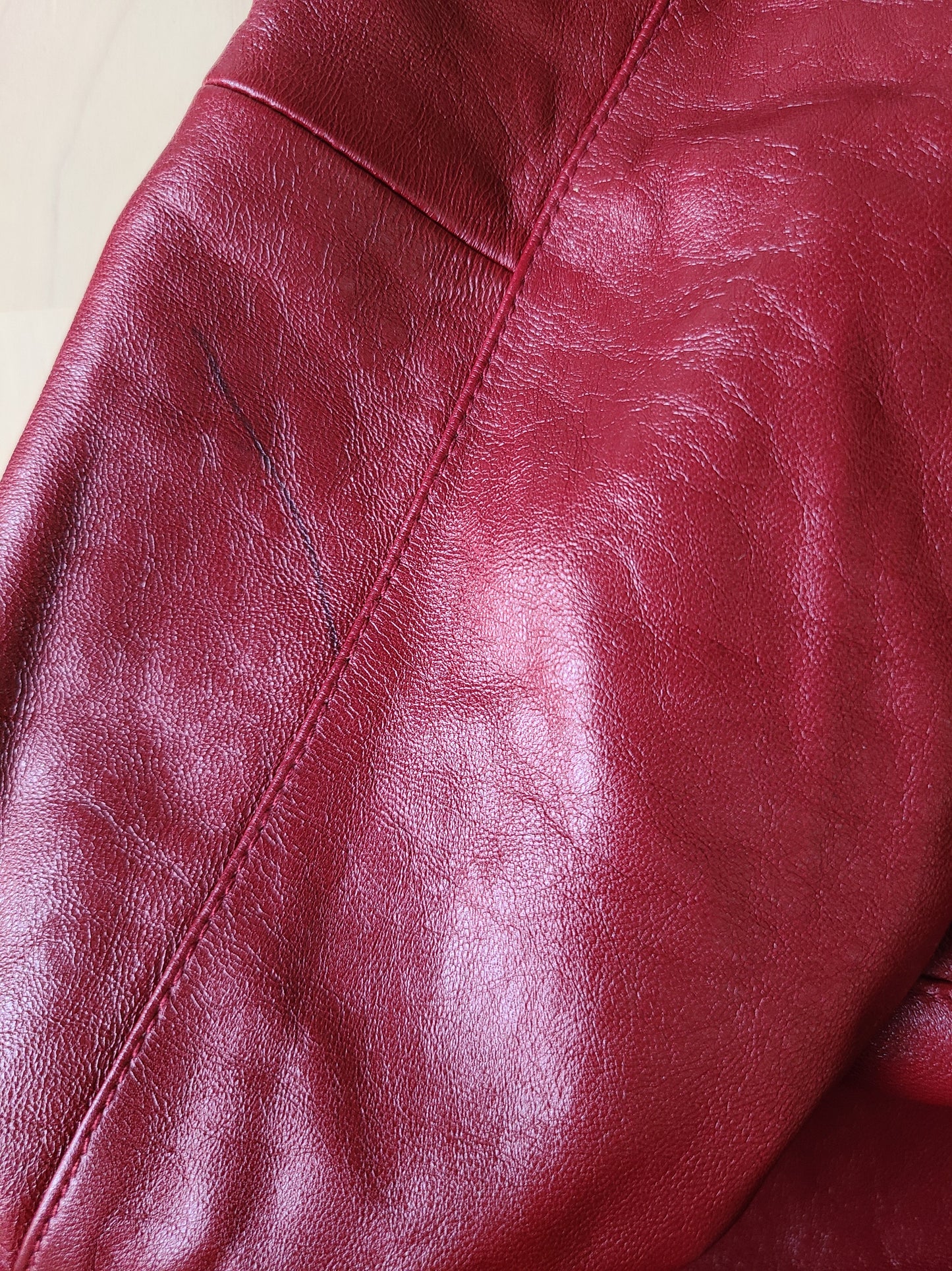 Veste de biker en similicuir rouge