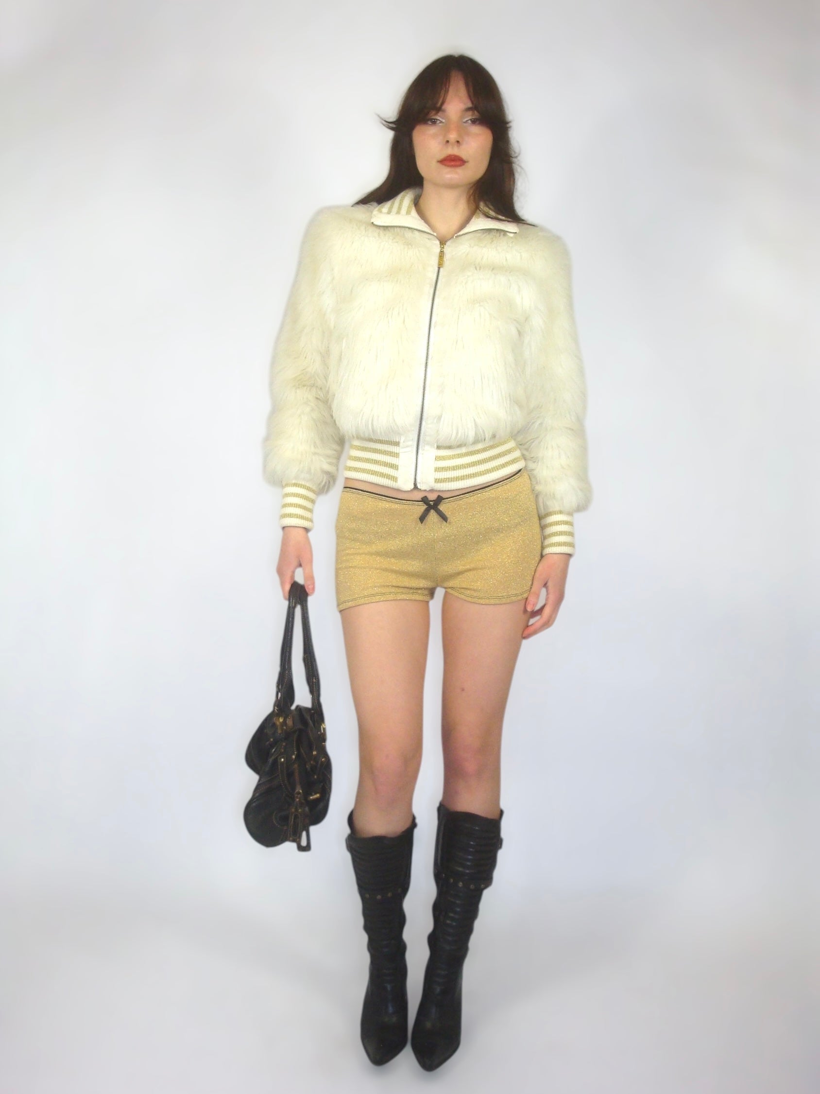 Veste courte en fourrure blanche