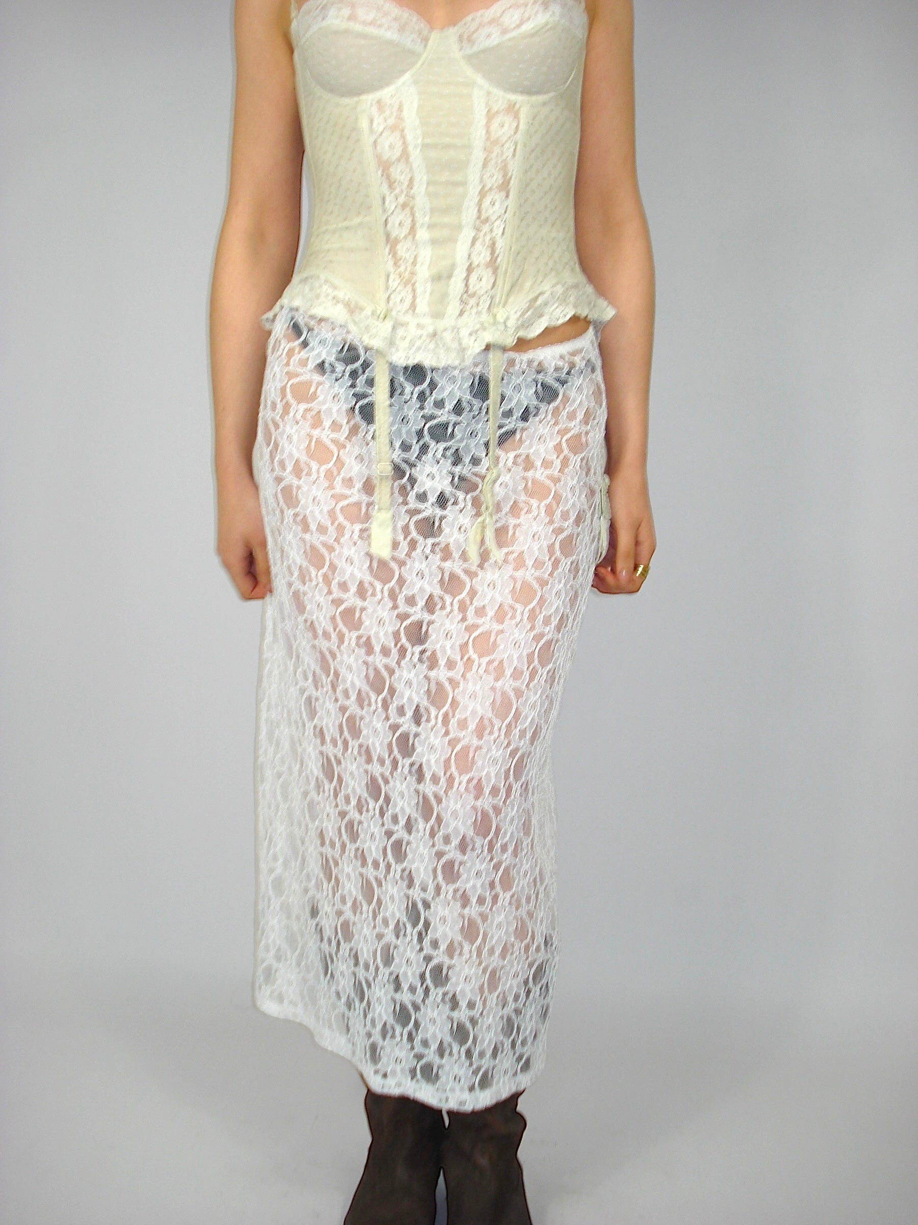 Jupe longue en dentelle blanche