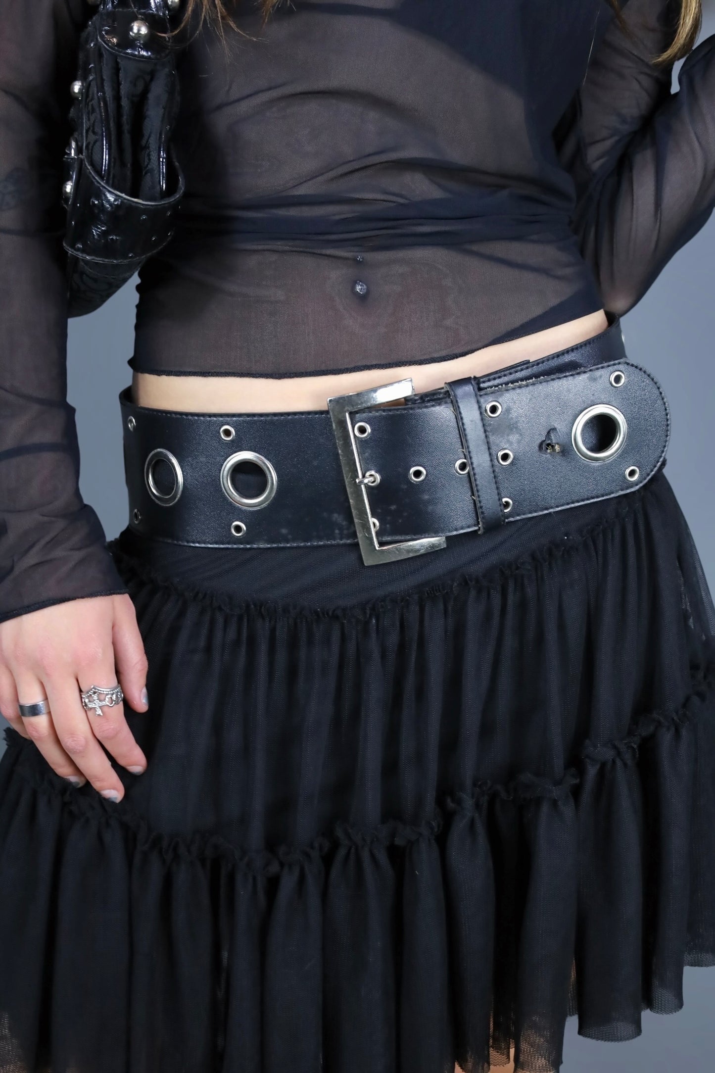 Ceinture noire à oeillets