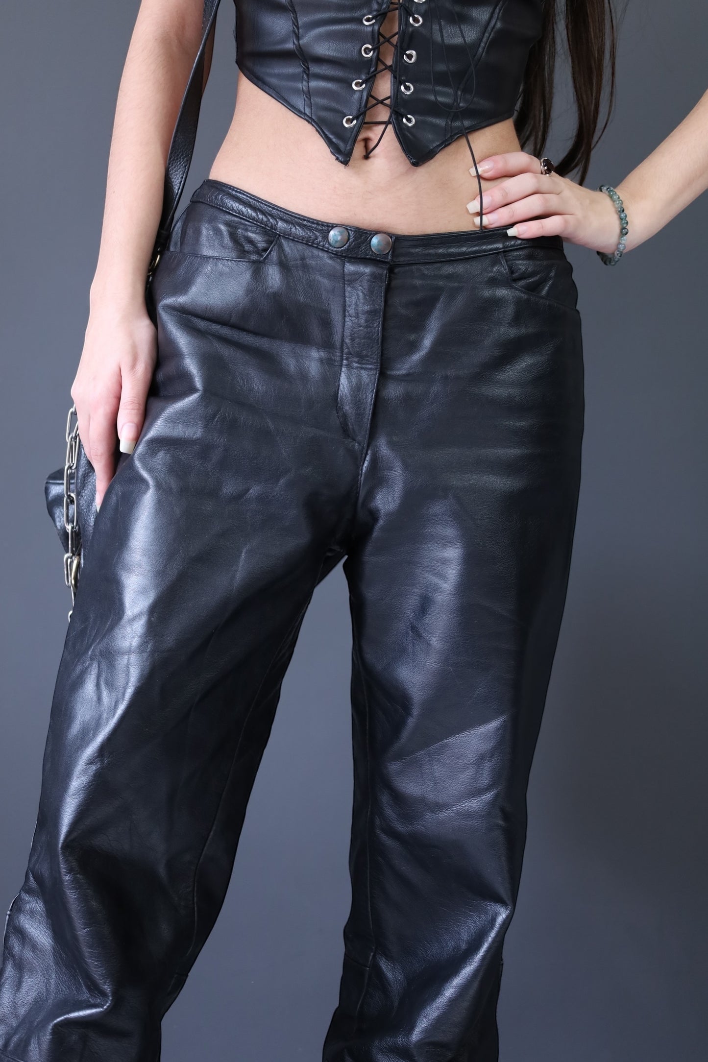 Pantalon flare en cuir noir