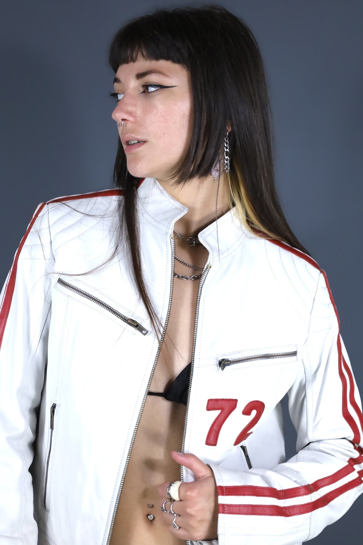 Veste en cuir blanc et rouge