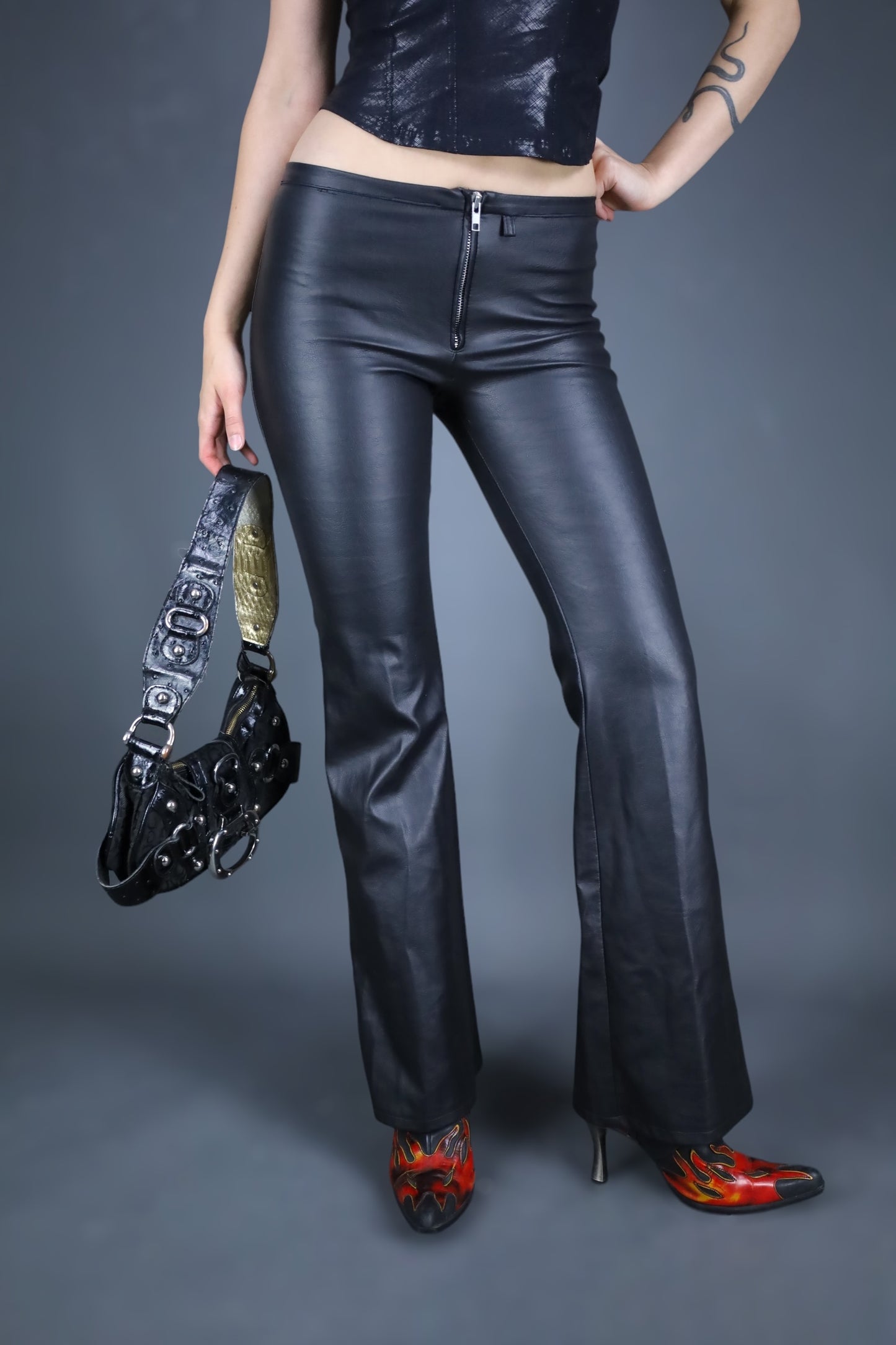 Pantalon en similicuir noir