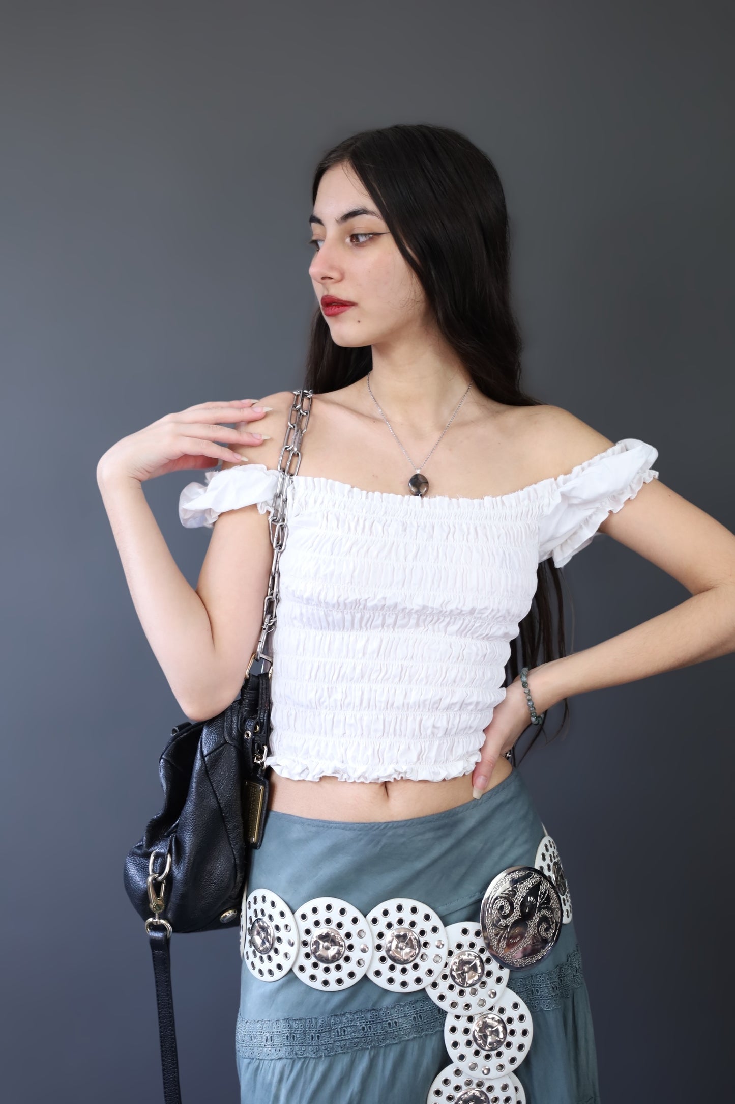 Top off shoulder blanc à fronces