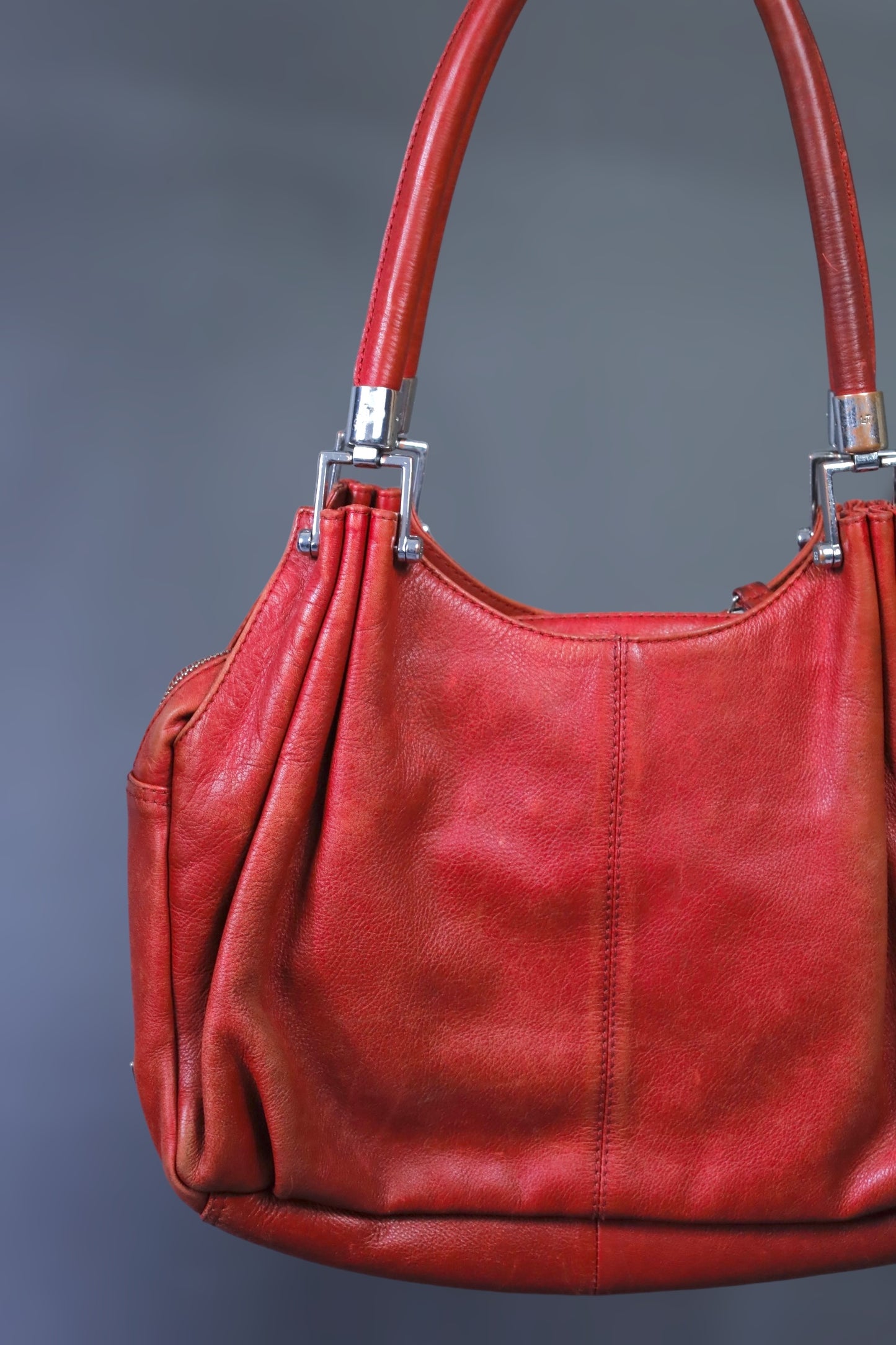 Sac en cuir rouge