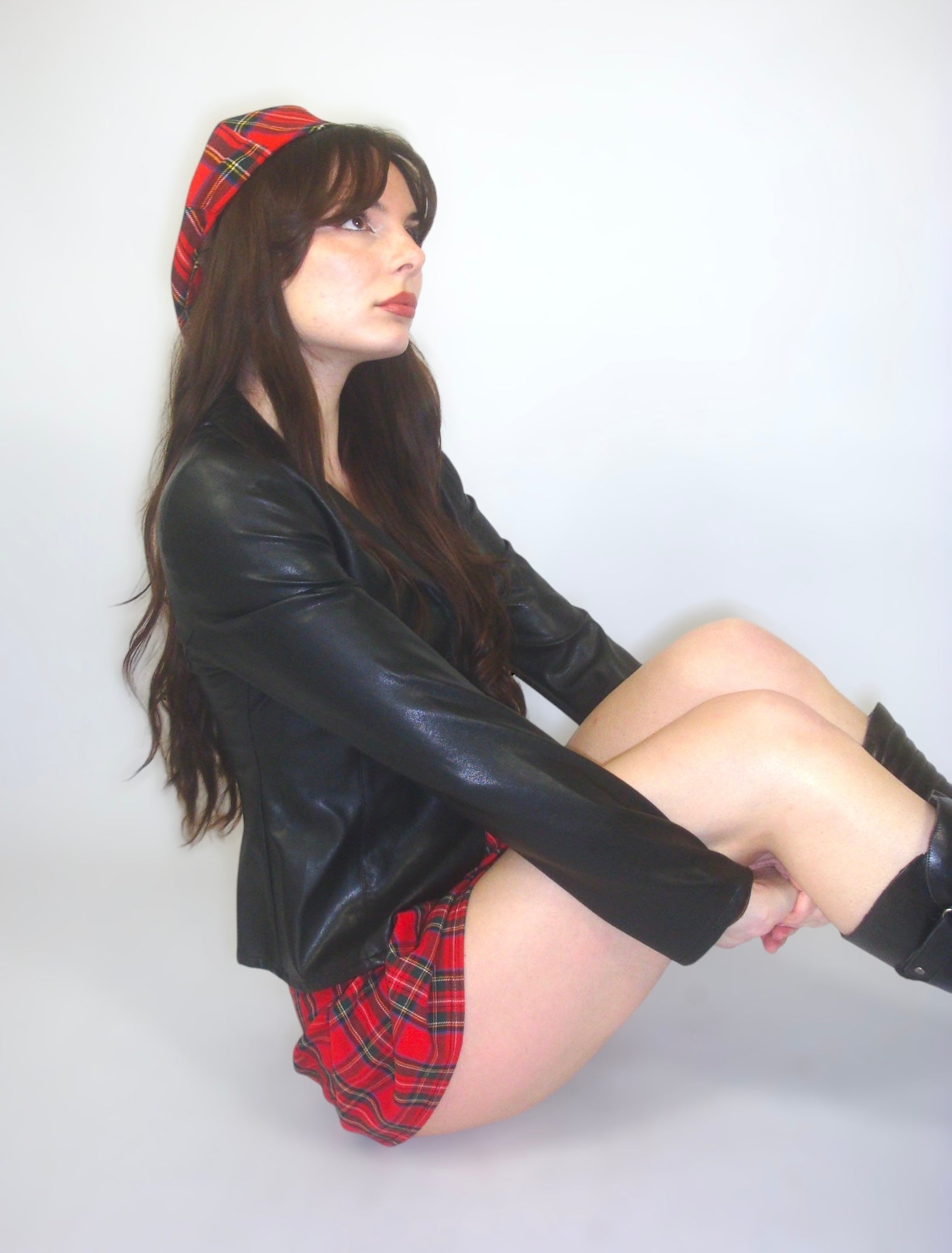 Beret à carreaux rouges