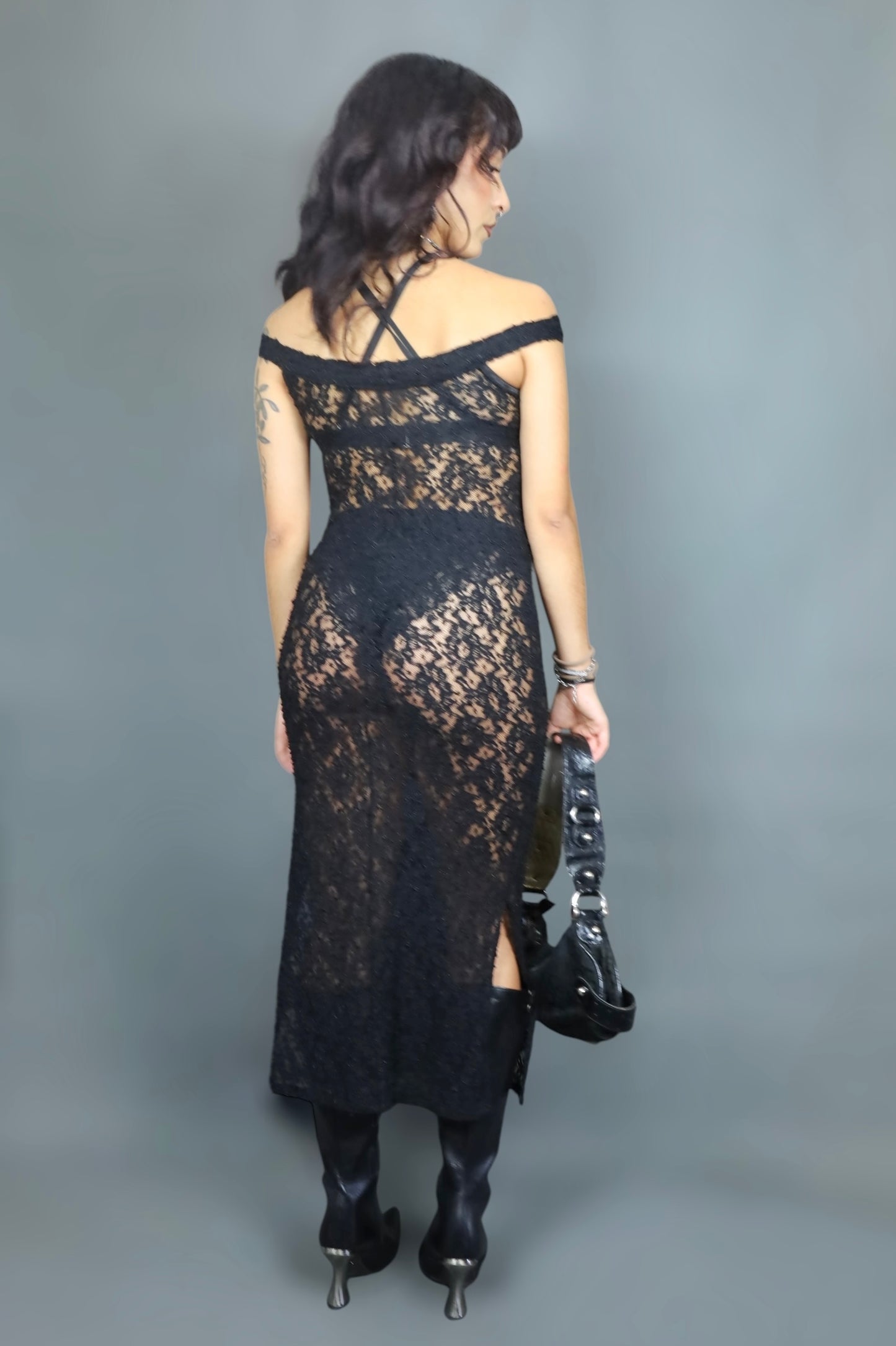 Robe longue en dentelle noire