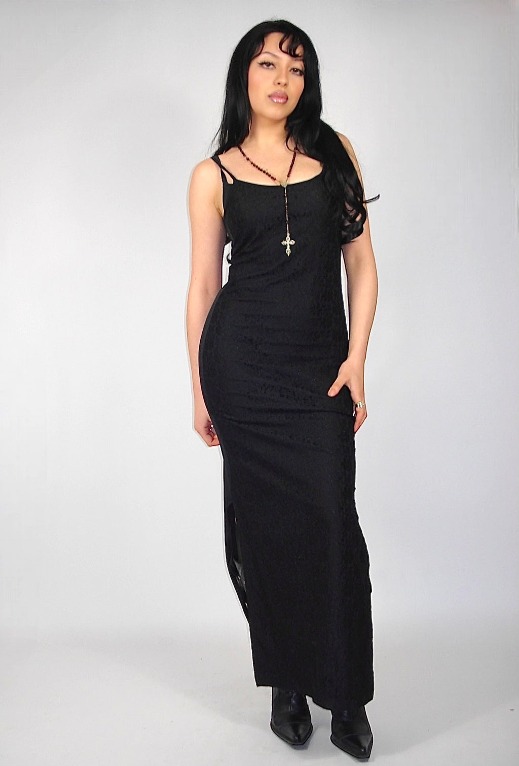 Robe longue en dentelle noire