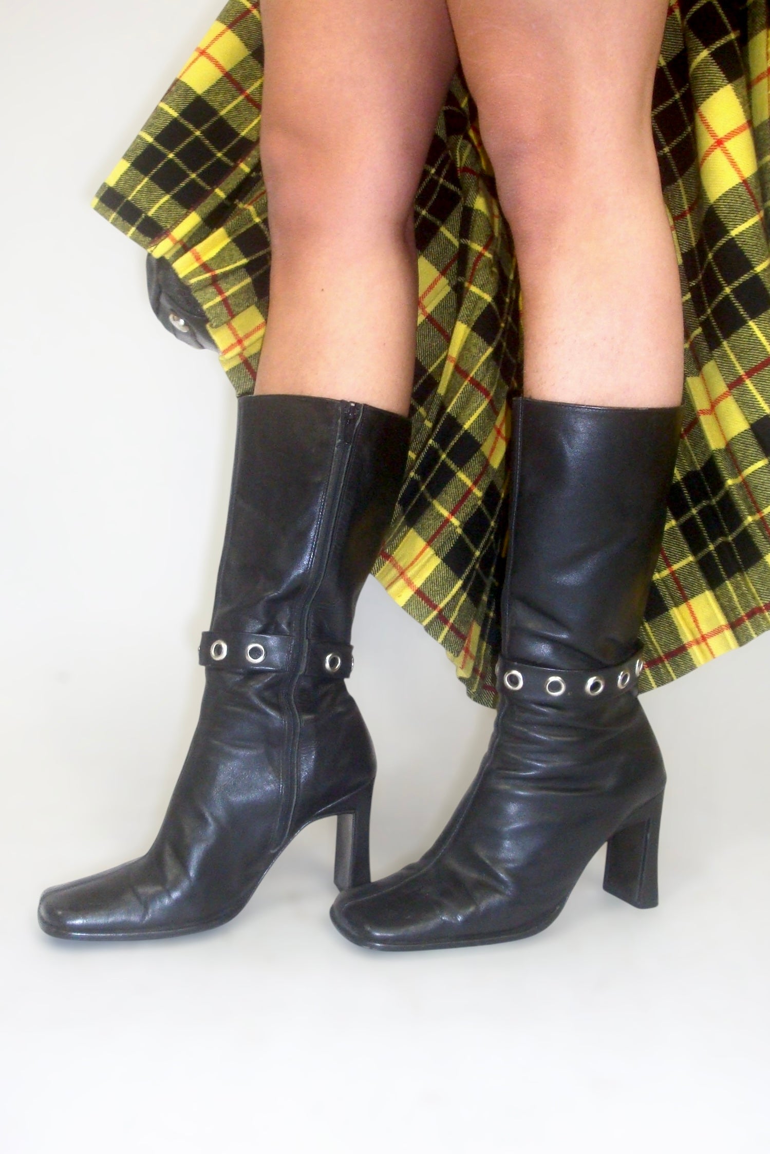 Bottes bout carré à oeillets