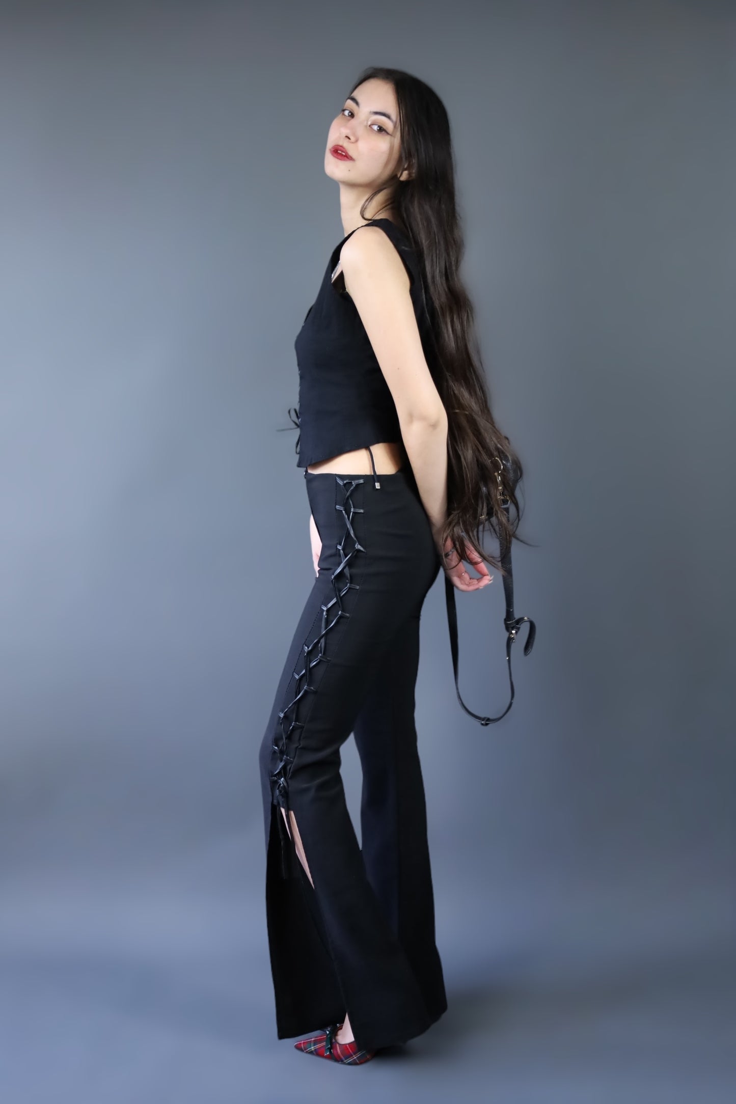 Pantalon noir à lacets