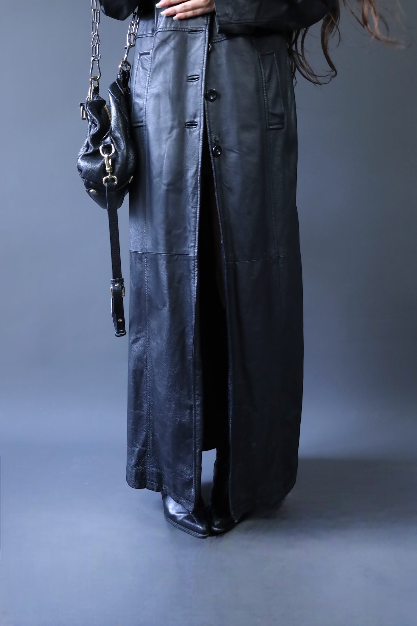 Trench long en cuir noir