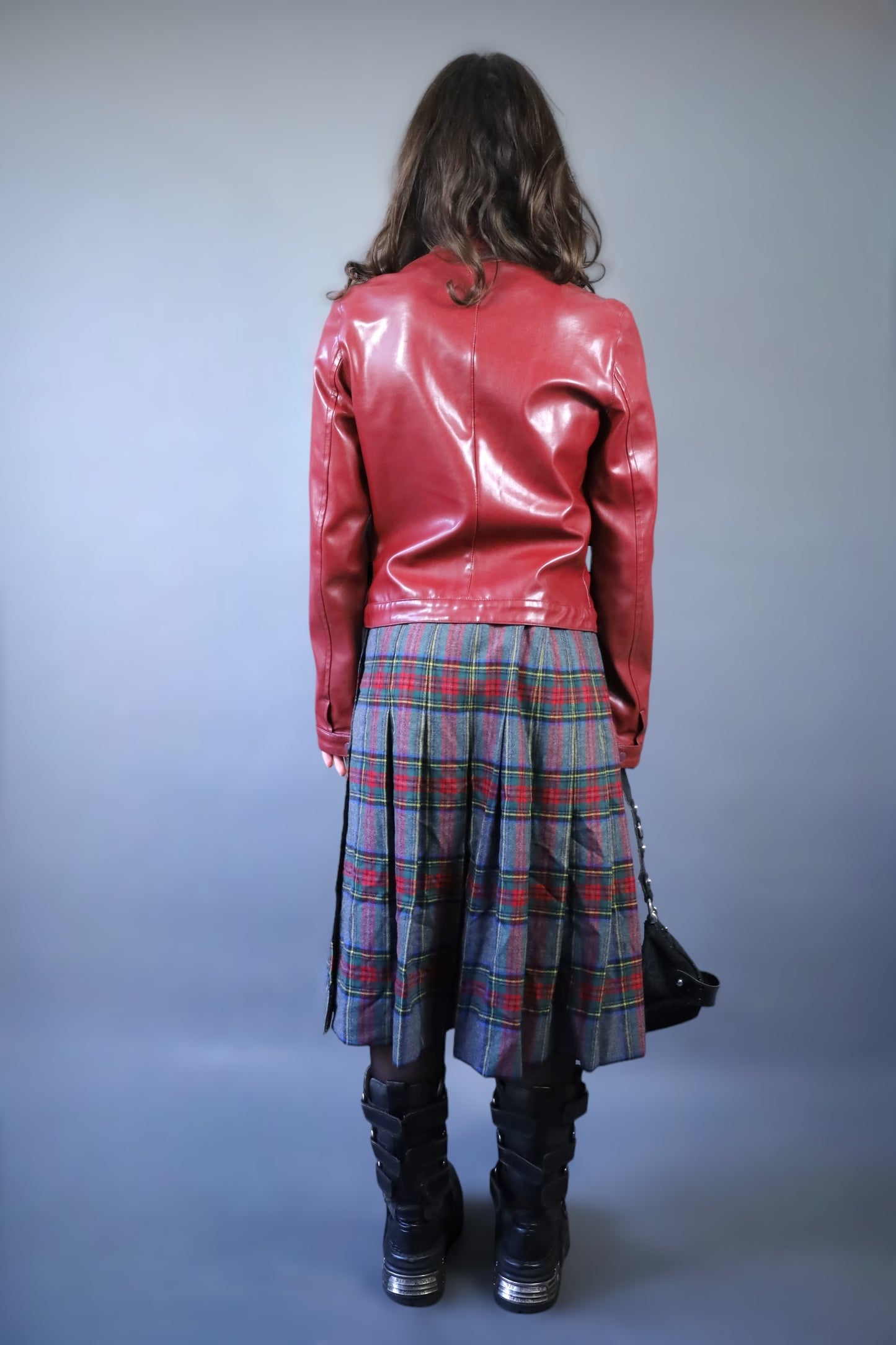 Kilt long à carreaux gris et rouges