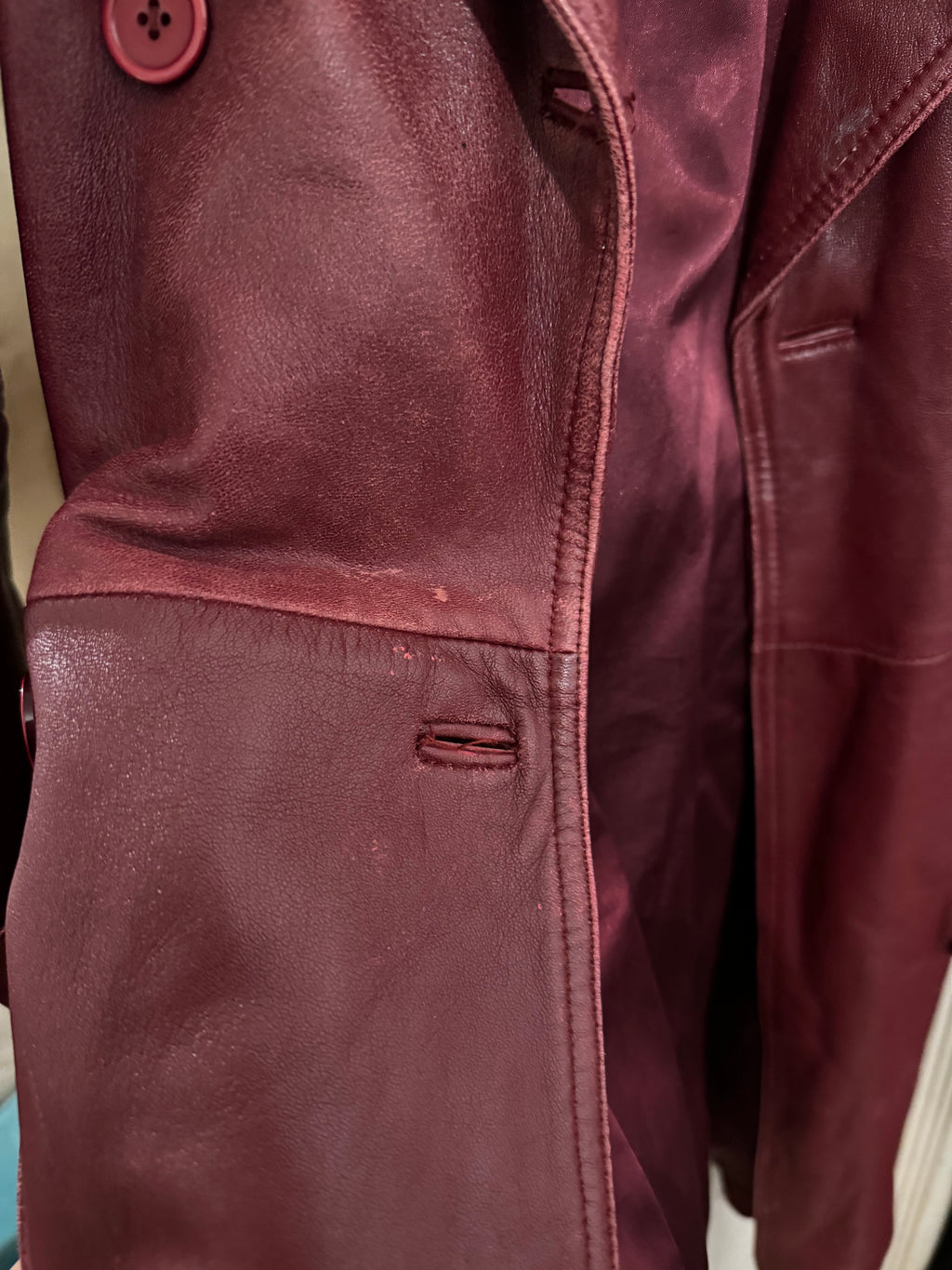 Trench en cuir rouge