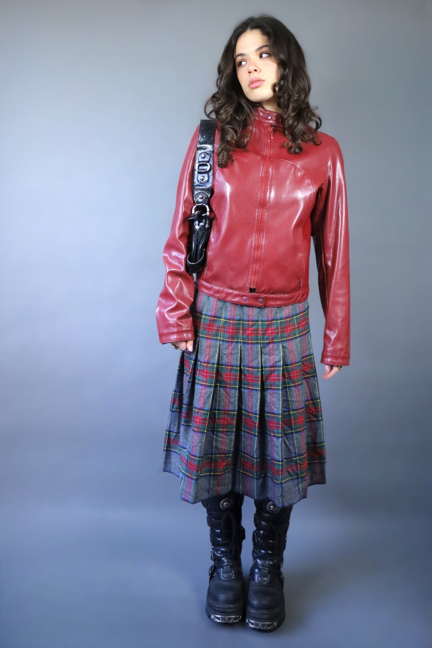 Kilt long à carreaux gris et rouges