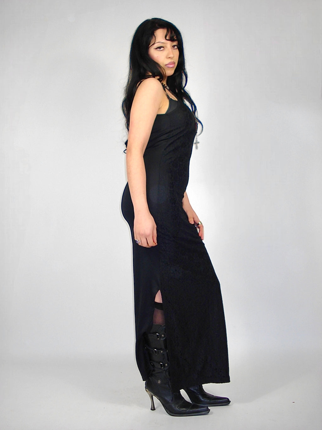 Robe longue en dentelle noire